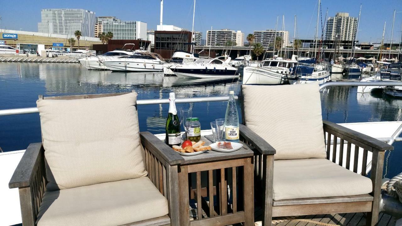 Your Own Private Yacht Hotel Sant Adria de Besos Bagian luar foto