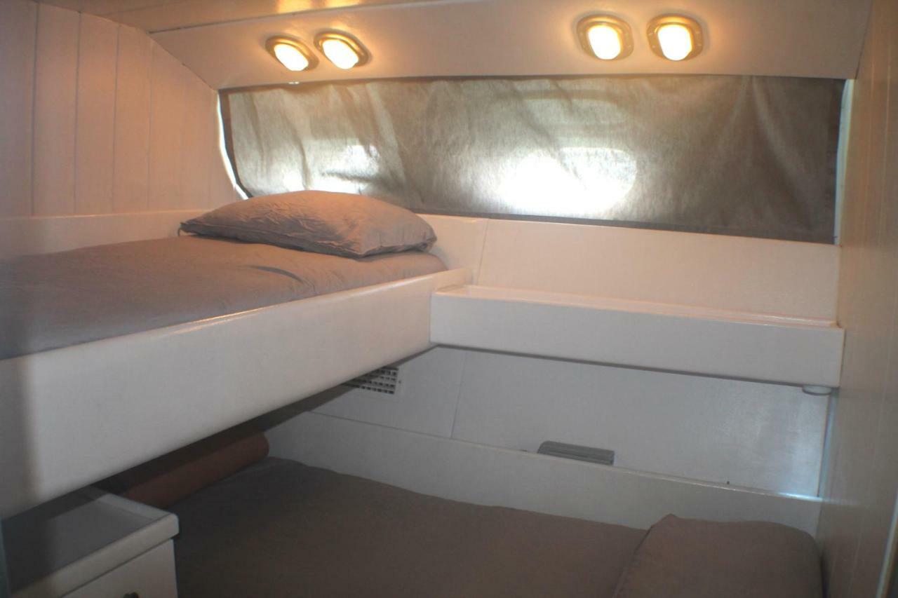 Your Own Private Yacht Hotel Sant Adria de Besos Bagian luar foto