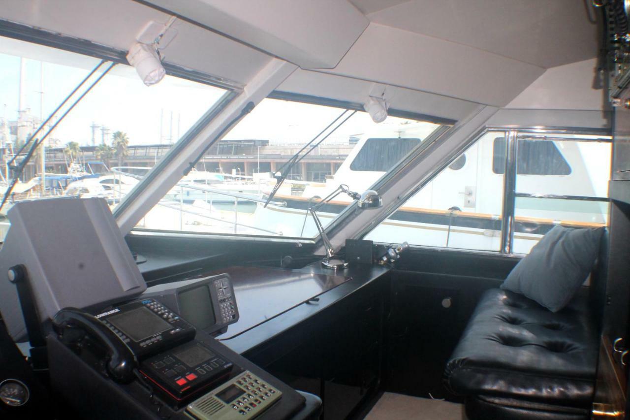 Your Own Private Yacht Hotel Sant Adria de Besos Bagian luar foto
