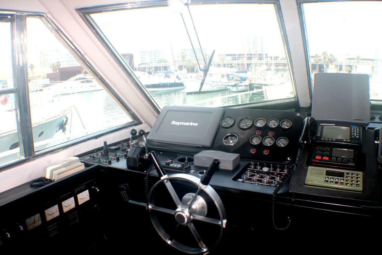 Your Own Private Yacht Hotel Sant Adria de Besos Bagian luar foto